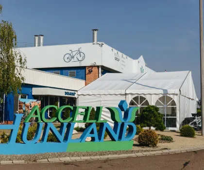 Accell Hunland gyárépület
